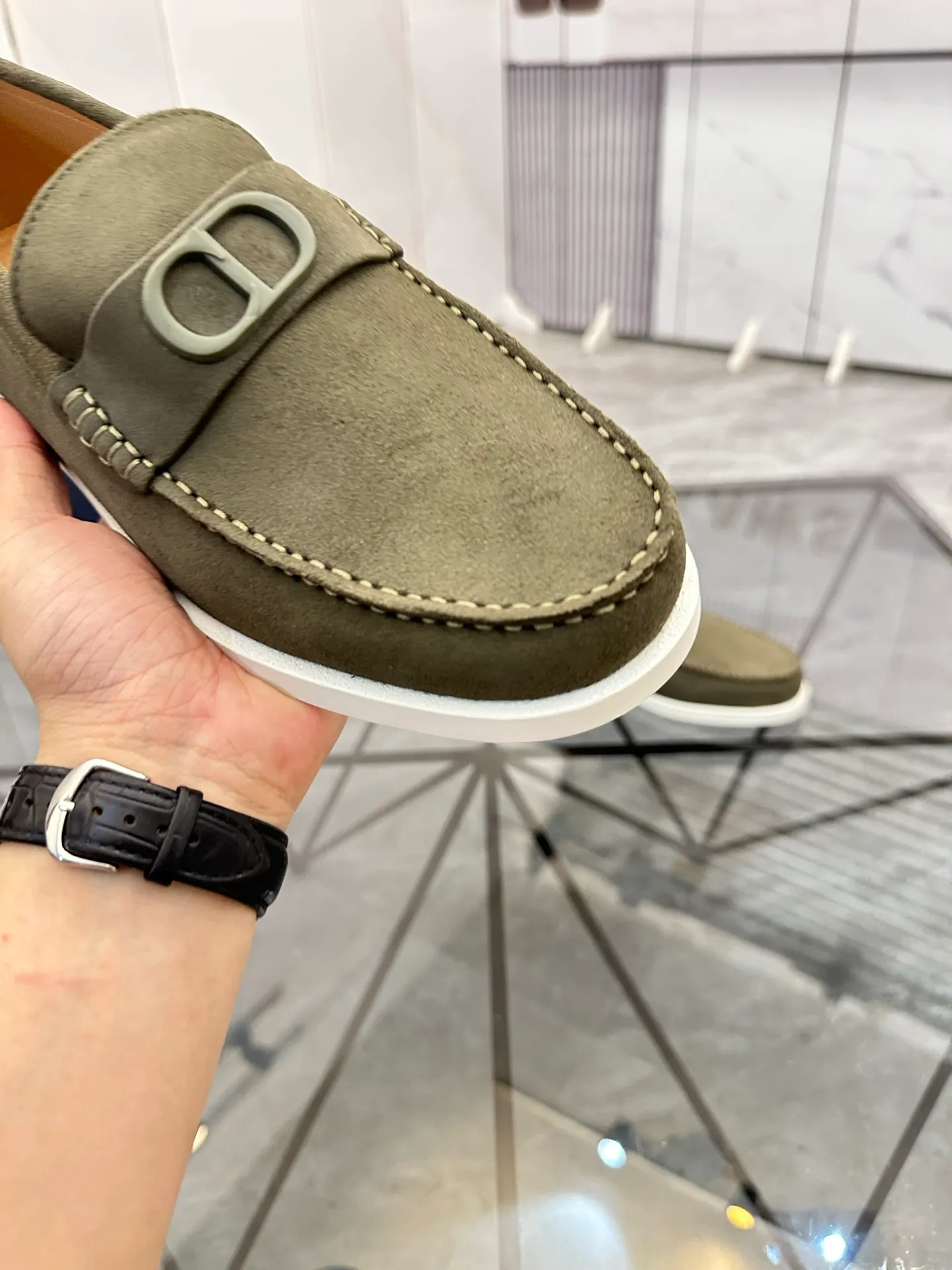 Selling men's shoes 💰: 💰P440¥ Product trademark: Dio* "Dior*" slip-on shoes Regular size: 39-44 (can be customized to 45.46) Product materials: imported nubuck leather upper, cowhide lining, original outsole. Number: 628